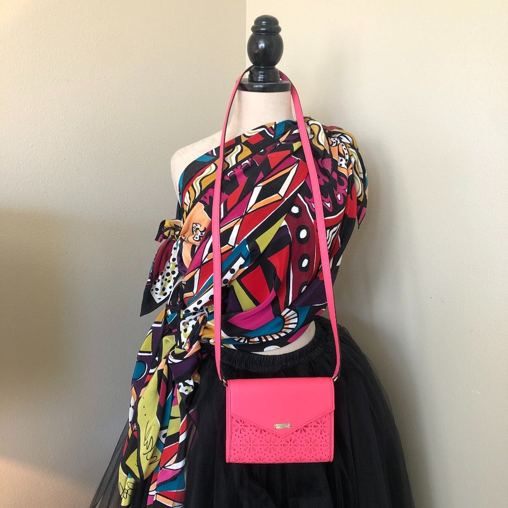 Kate Spade Mini Crossbody Clutch (Removable strap)